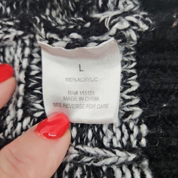 Romeo & Juliet Couture Crewneck Sweater Black And White, women's L, Preppy, Goth - Picture 8 of 9